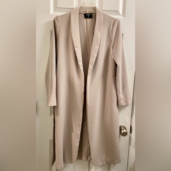 NWT Women's T Tahari Taupe Beige Open Belted Wrap Long Trench Coat Size 4 $158 - Picture 3 of 7